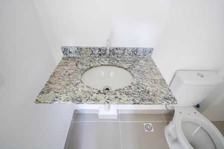 Apartamento à venda com 68m², 2 quartos e 1 vaga Apartamento à venda com 68m², 2 quartos e 1 vagaBanheiro do quarto 1