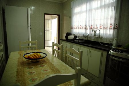 Casa à venda com 187m², 3 quartos e 5 vagasCozinha 