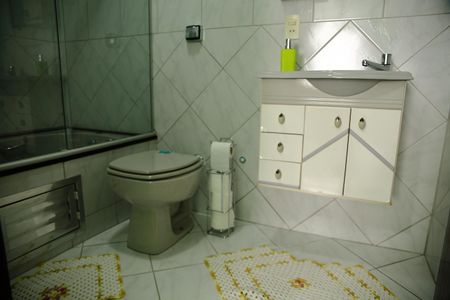 Casa à venda com 187m², 3 quartos e 5 vagasBanheiro Suíte 2 