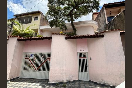 Casa à venda com 187m², 3 quartos e 5 vagasFachada 