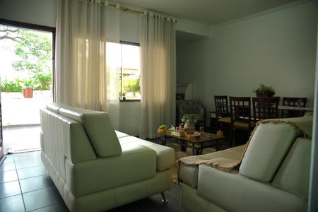 Sala de casa à venda com 3 quartos, 187m² em Jardim Palermo, São Bernardo do Campo