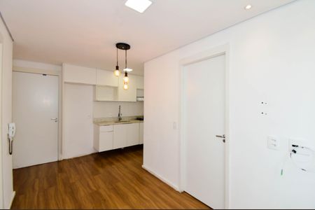 Sala de apartamento à venda com 2 quartos, 36m² em Vila das Bandeiras, Guarulhos