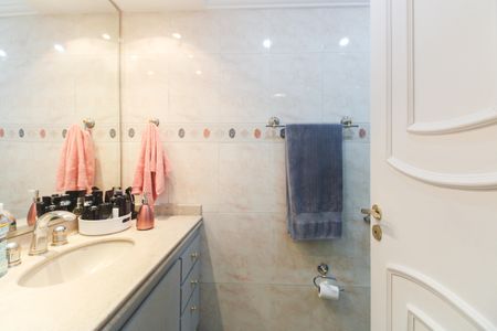 Apartamento à venda com 147m², 3 quartos e 3 vagasBanheiro Suíte 