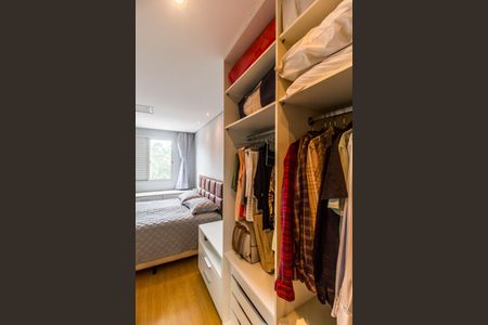 Apartamento à venda com 82m², 2 quartos e 2 vagas Apartamento à venda com 82m², 2 quartos e 2 vagasCloset da suíte