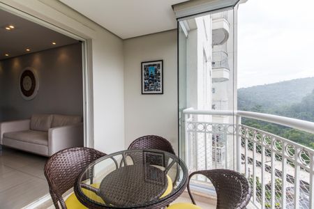 Apartamento à venda com 82m², 2 quartos e 2 vagas Apartamento à venda com 82m², 2 quartos e 2 vagasVaranda