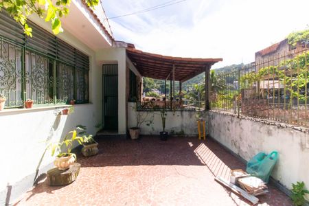 Casa à venda com 124m², 3 quartos e 1 vaga Casa à venda com 124m², 3 quartos e 1 vagaÁrea externa