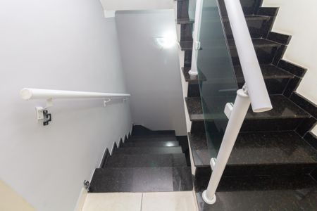 Casa à venda com 145m², 3 quartos e 2 vagasEscada