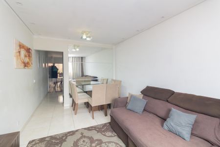 Sala de casa à venda com 3 quartos, 130m² em Vila Carmosina, São Paulo