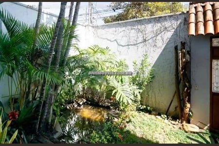 Casa à venda com 4 quartos, 300m² em Vila Cordeiro, São Paulo
