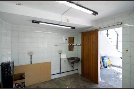 Casa à venda com 4 quartos, 300m² em Vila Cordeiro, São Paulo