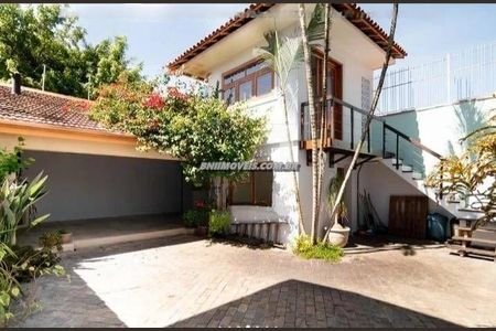 Casa à venda com 4 quartos, 300m² em Vila Cordeiro, São Paulo
