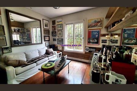 Casa à venda com 6 quartos, 400m² em Sumarezinho, São Paulo