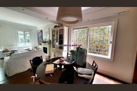 Casa à venda com 6 quartos, 400m² em Sumarezinho, São Paulo