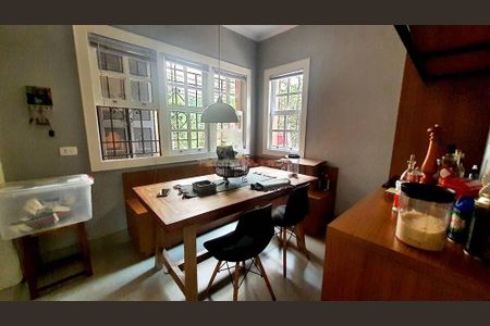 Casa à venda com 6 quartos, 400m² em Sumarezinho, São Paulo