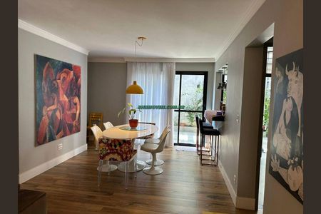 Casa à venda com 4 quartos, 250m² em Indianópolis, São Paulo