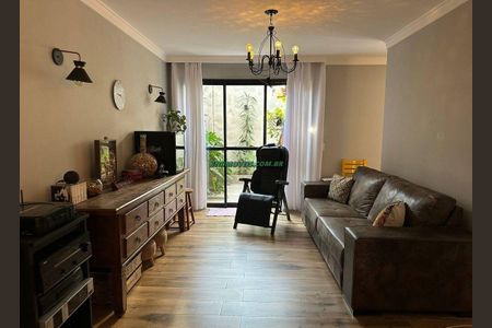 Casa à venda com 4 quartos, 250m² em Indianópolis, São Paulo