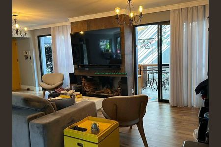 Casa à venda com 4 quartos, 250m² em Indianópolis, São Paulo