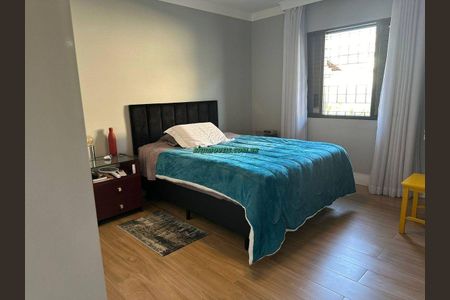 Casa à venda com 4 quartos, 250m² em Indianópolis, São Paulo