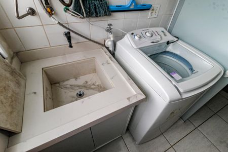 Apartamento para alugar com 65m², 2 quartos e 1 vagaÁrea de Serviço