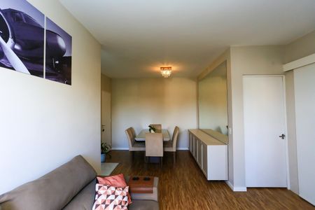 Apartamento para alugar com 65m², 2 quartos e 1 vagaSala