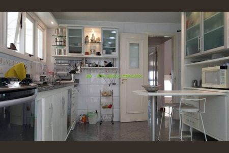 Casa à venda com 430m², 4 quartos e 6 vagas