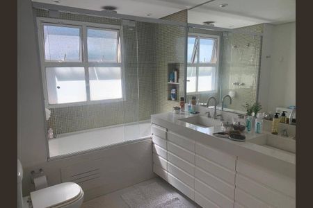 Apartamento à venda com 192m², 3 quartos e 3 vagas