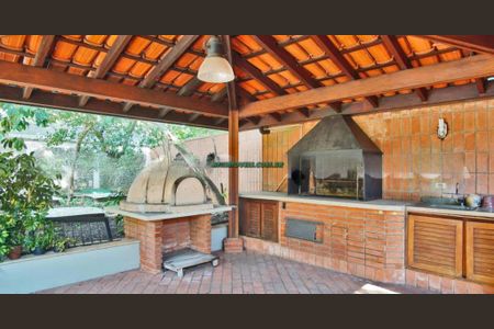 Casa à venda com 4 quartos, 585m² em Alto de Pinheiros, São Paulo