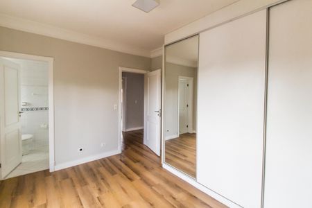 Casa à venda com 460m², 4 quartos e 4 vagasSuíte 2