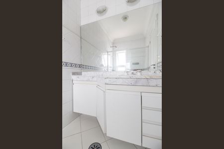 Casa à venda com 460m², 4 quartos e 4 vagasBanheiro da Suíte