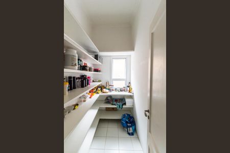 Casa à venda com 460m², 4 quartos e 4 vagasDespensa