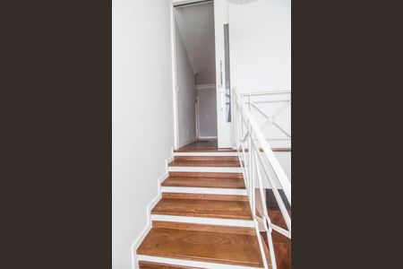 Casa à venda com 460m², 4 quartos e 4 vagasEscada