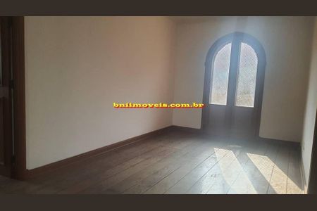 Casa à venda com 4 quartos, 500m² em Jardim Leonor, São Paulo