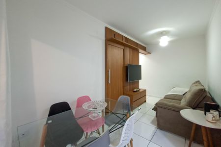 Sala de apartamento para alugar com 2 quartos, 75m² em Vila Caiçara, Praia Grande