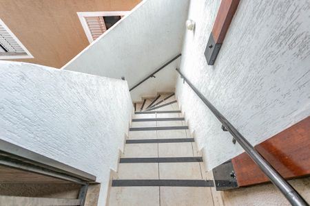 Casa à venda com 85m², 3 quartos e 1 vagaEscada