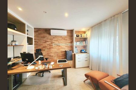 Apartamento à venda com 218m², 4 quartos e 4 vagas