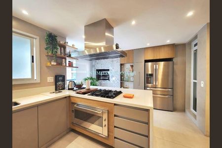 Apartamento à venda com 218m², 4 quartos e 4 vagas