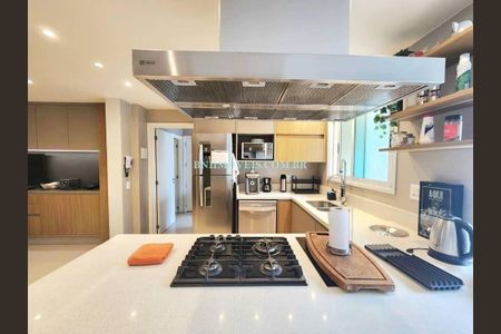 Apartamento à venda com 218m², 4 quartos e 4 vagas