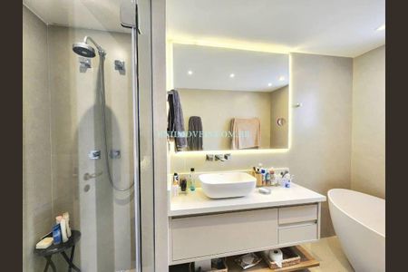Apartamento à venda com 218m², 4 quartos e 4 vagas