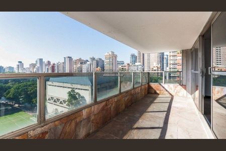 Apartamento à venda com 226m², 3 quartos e 3 vagas