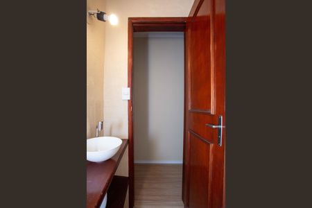 Casa para alugar com 100m², 2 quartos e 1 vagaLavabo