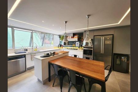 Apartamento à venda com 3 quartos, 308m² em Real Parque, São Paulo