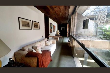 Casa à venda com 650m², 2 quartos e 5 vagas