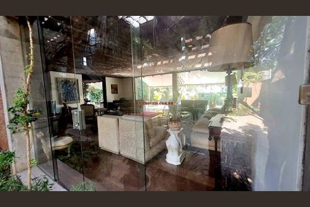 Casa à venda com 650m², 2 quartos e 5 vagas