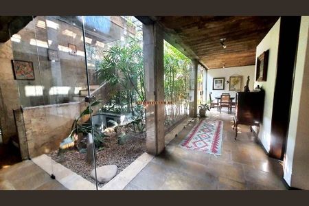 Casa à venda com 650m², 2 quartos e 5 vagas