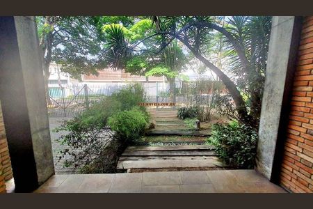 Casa à venda com 650m², 2 quartos e 5 vagas