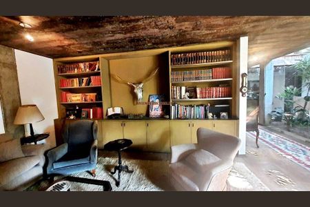 Casa à venda com 650m², 2 quartos e 5 vagas