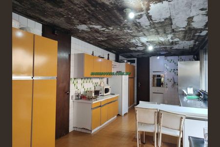 Casa à venda com 650m², 2 quartos e 5 vagas