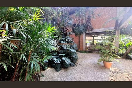 Casa à venda com 650m², 2 quartos e 5 vagas