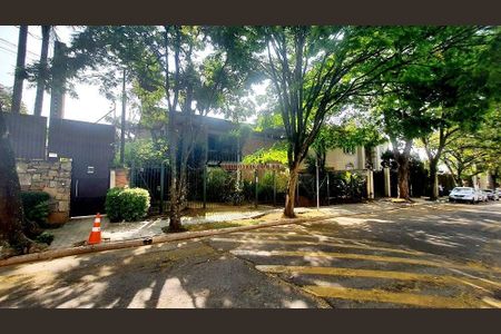 Casa à venda com 650m², 2 quartos e 5 vagas