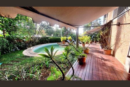 Casa à venda com 650m², 2 quartos e 5 vagas